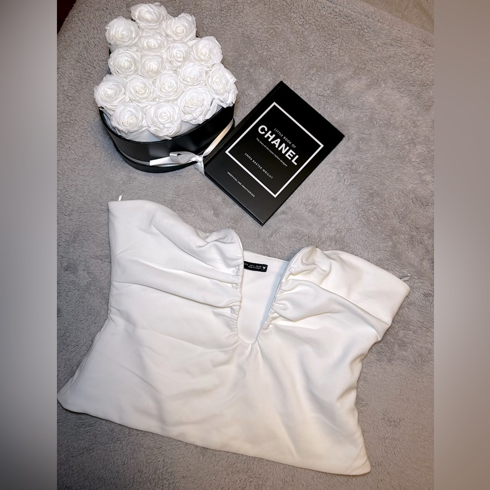 Sweetheart neckline crop top